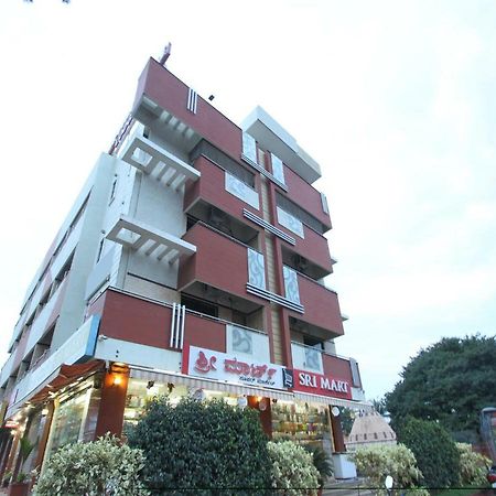 Oyo 19957 Annapoorna Castle Hotel Kadur Exterior foto